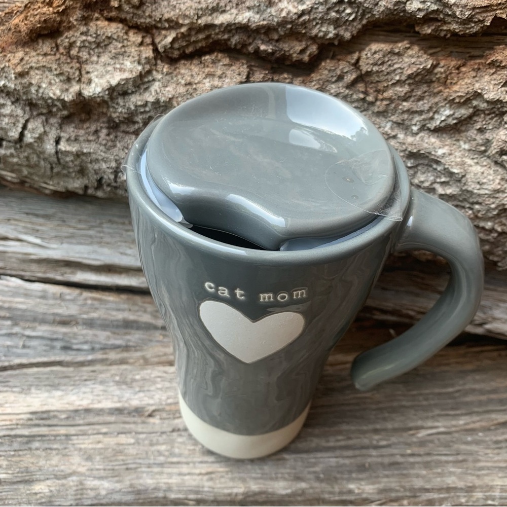 Gray Ceramic 'Cat Mom' Travel Mug w/ Lid | 12 fl oz. - Picture 4 of 7